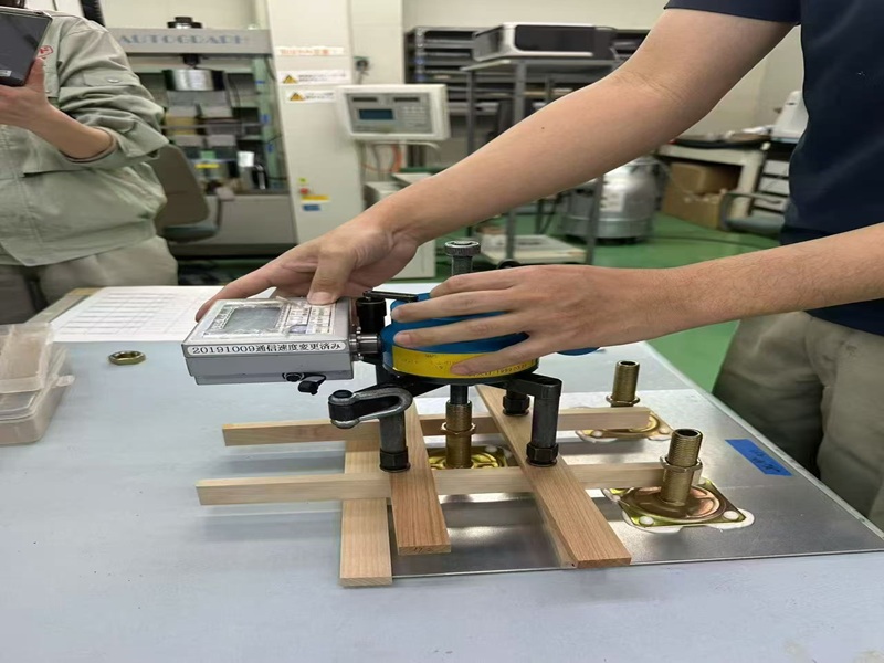 KU928 KONISHI RAISED FLOOR GLUE