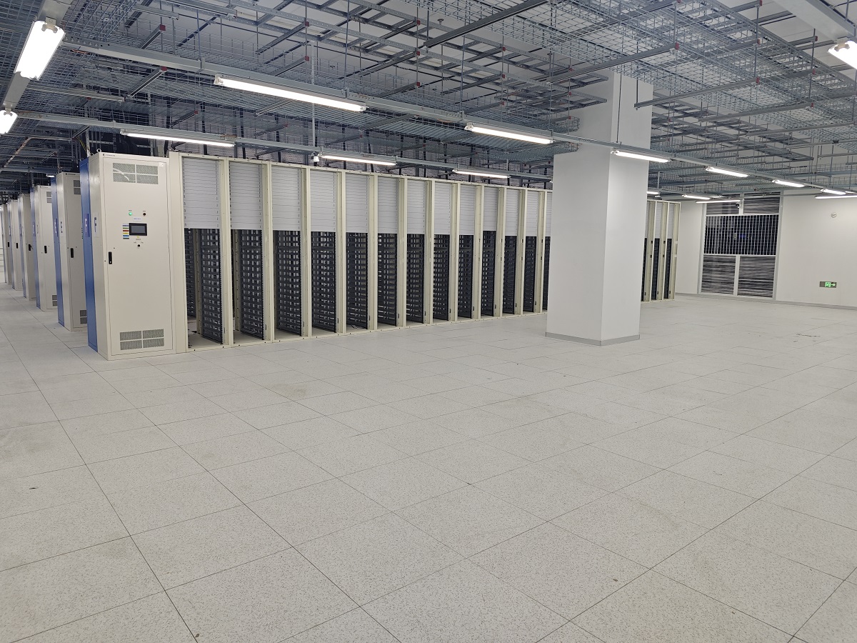 Best Flooring Solutions for AI Data Centers & Server Rooms
